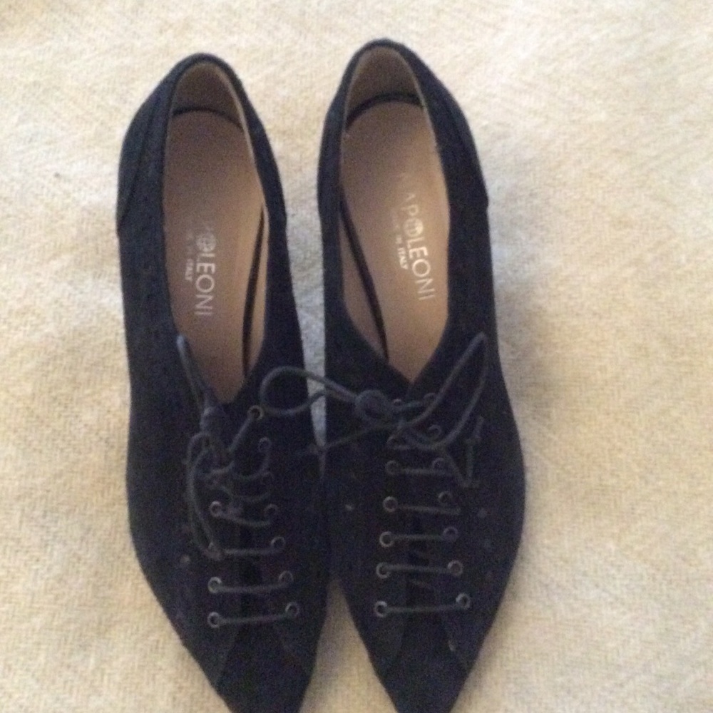 Women’s black suede high heal shoes. Lace-up.